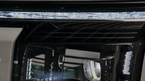 极氪9X的真百万级大灯