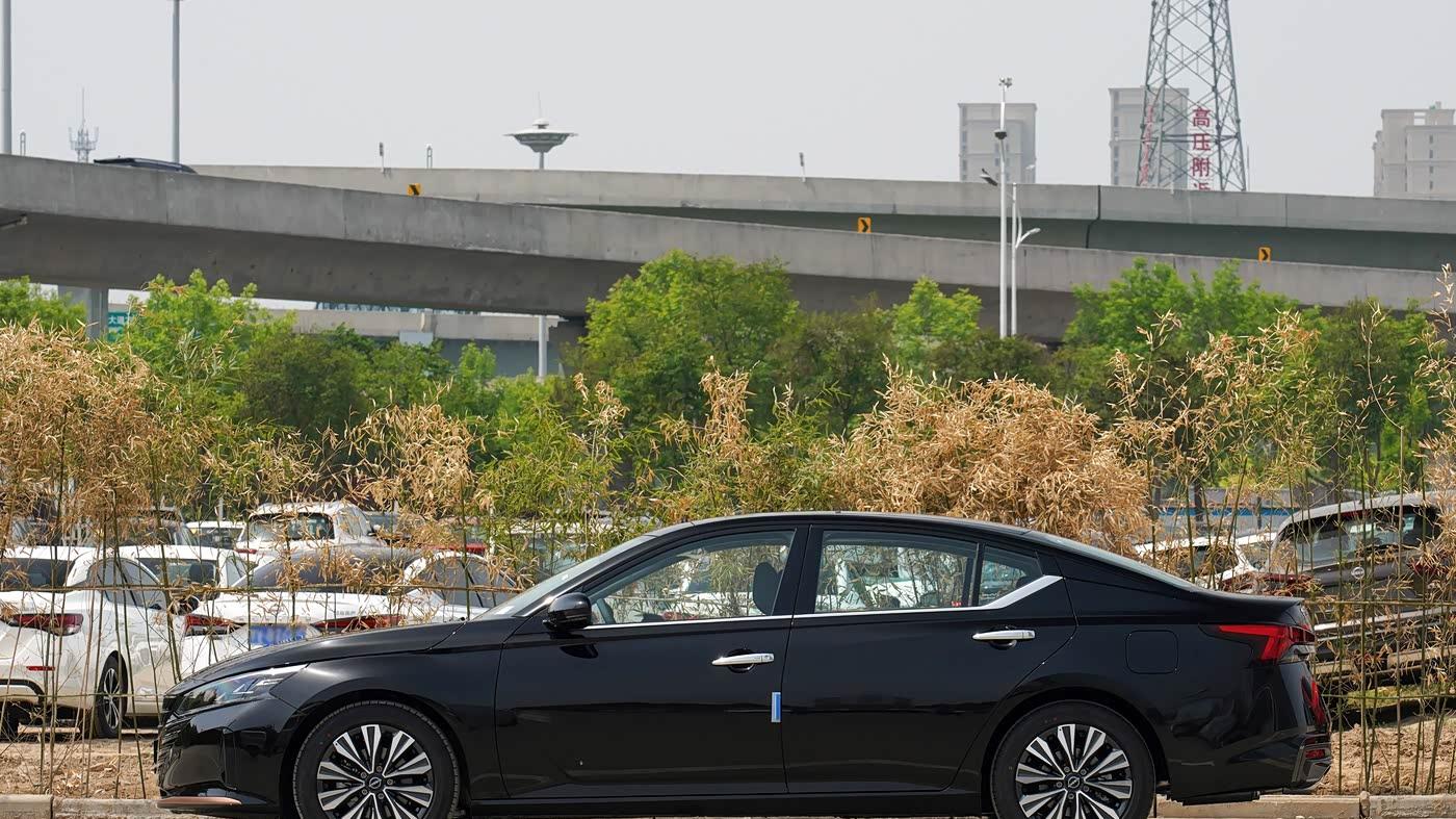 日产天籁·鸿蒙座舱版将于11月21日上市！网友：就等价格了