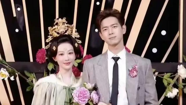 杨紫神评引爆笑：蒋长扬&李现笑容之谜
