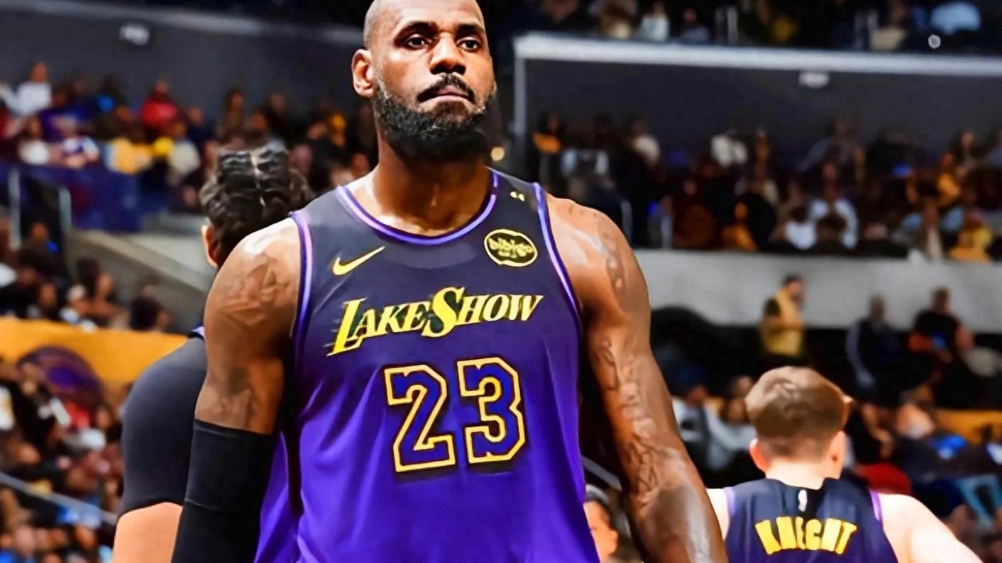 詹姆斯18+10+8，浓眉21+12，湖人97-118不敌残阵独行侠！