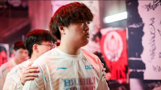 LPL第二赛段开打！五大悬念：BLG特训成谜，IG全神班要“炸鱼”