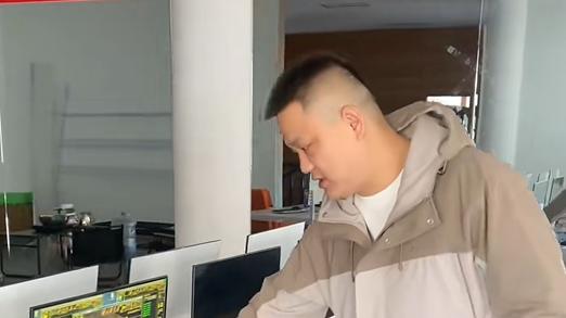 狗不干我干，我在小县城开超市，靠游戏搬砖日入1000