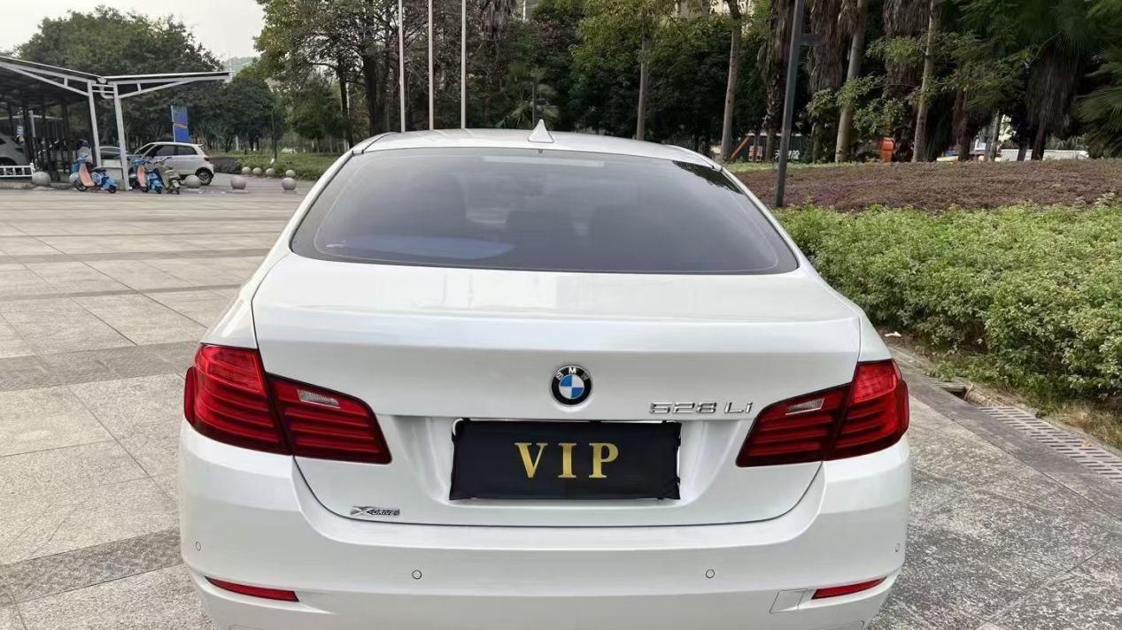 11万预算圆梦蓝天白云梦，2014款宝马528Li领先型，值得入手吗？