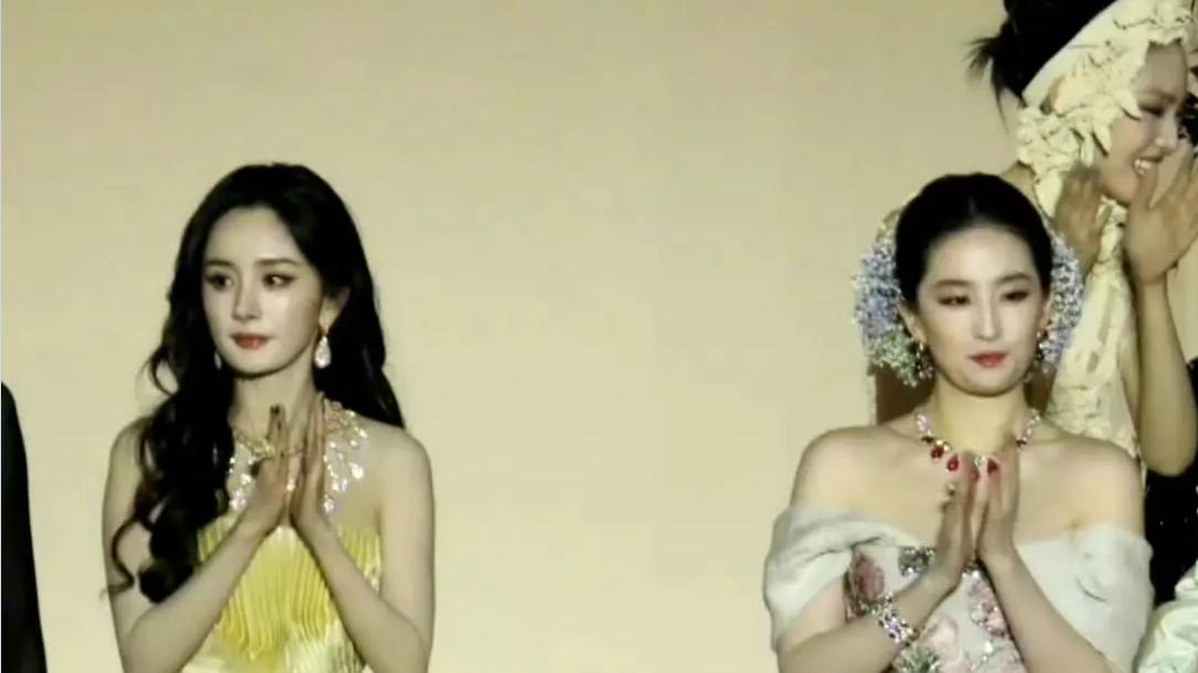 刘亦菲杨幂零互动？VOGUE红毯上演“85花顶流默剧” 红毯上的银河：当刘亦菲和杨幂的沉默震耳欲聋