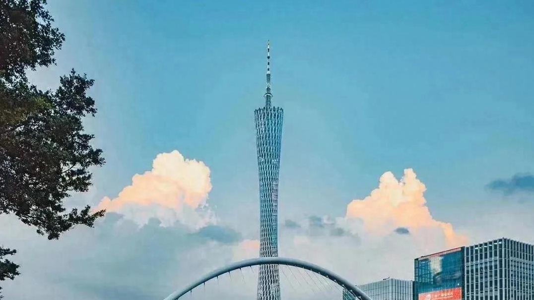 刚上岗的00后公务员：辞职还是继续？