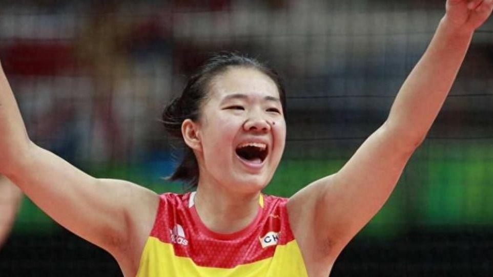 女排名将杨方旭：里约奥运会夺冠后遭处罚，31岁嫁排球帅哥很幸福