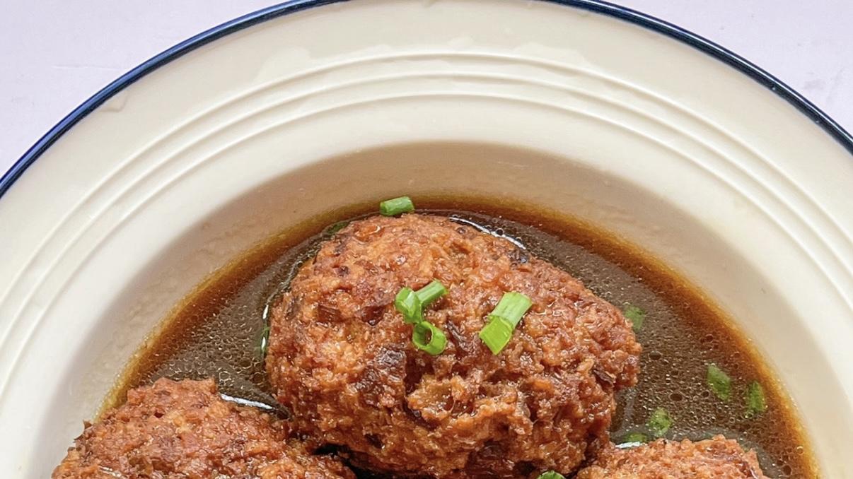 年夜饭菜谱之红烧狮子头！象征着团团圆圆！