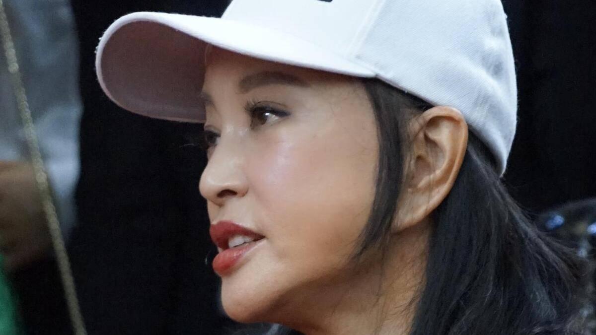 68岁刘晓庆依旧容颜不老？冻龄秘诀，睡前黄金两小时