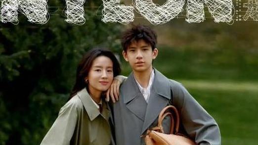 妈妈都是大美人，儿子颜值却没眼看，网友：老公基因太强大了