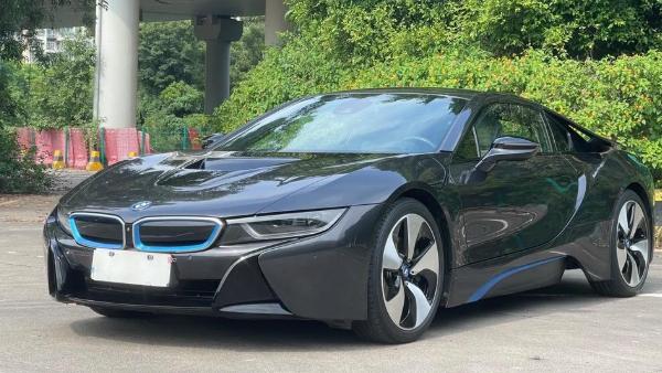 碳纤维车身先驱！2014款宝马i8如何定义混动跑车？