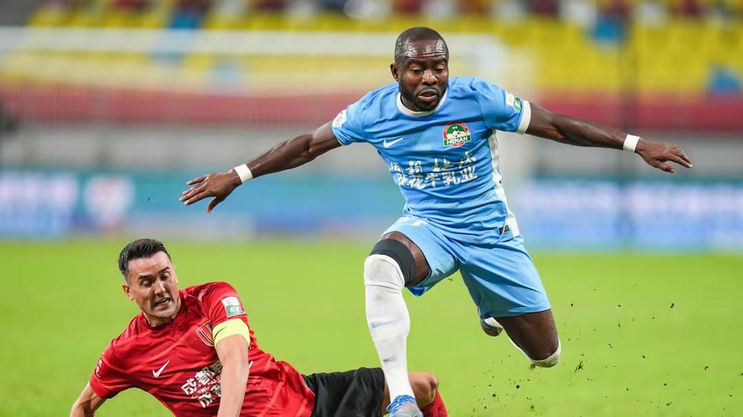 蓉城痛失冠军，球员超市开张，周定洋即将离队，新东家浮出水面