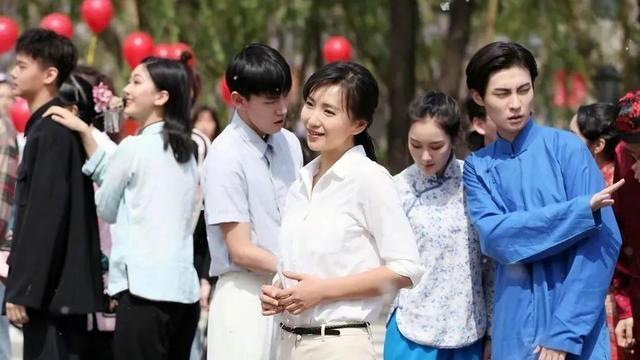 12 位央视未婚名嘴：聚光灯下风光，情感空窗自愿还是无奈？