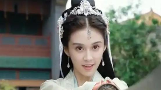 笑死！我们是长大了不是瞎了，同角色对比，才知审美降级多严重！