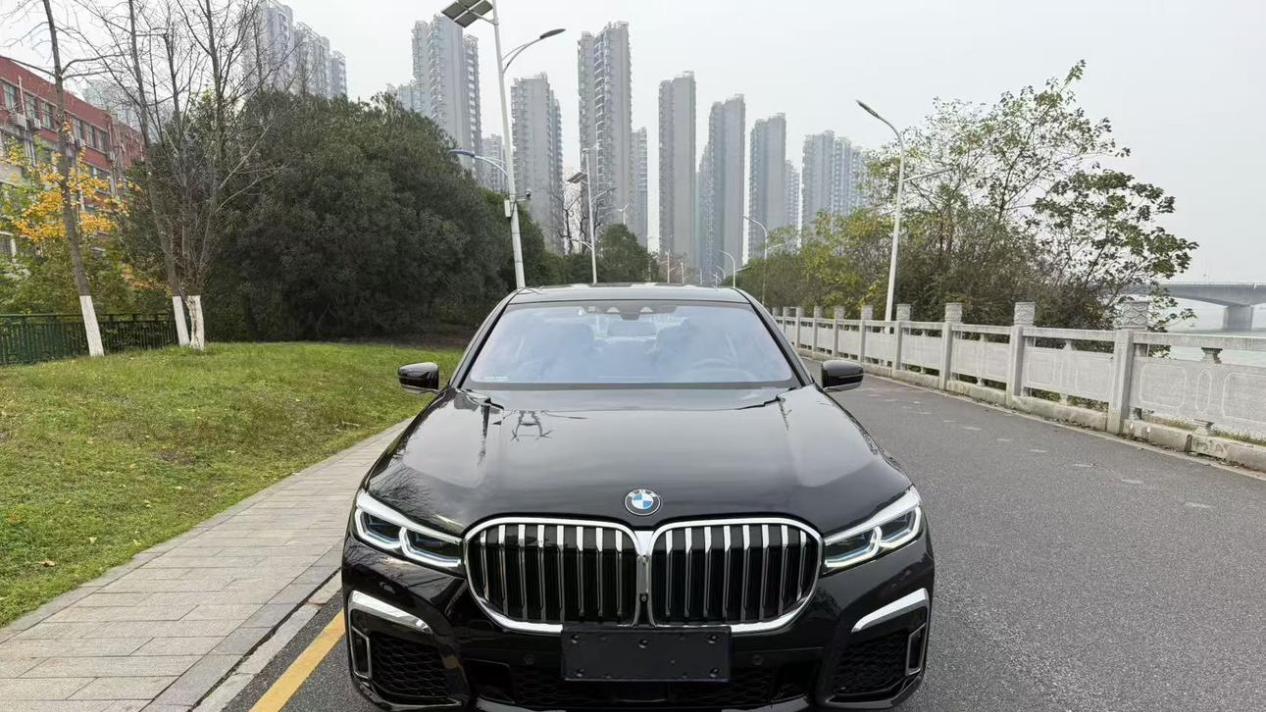 26万入手16款宝马730Li，12万公里一手车况，豪华座驾触手可得？