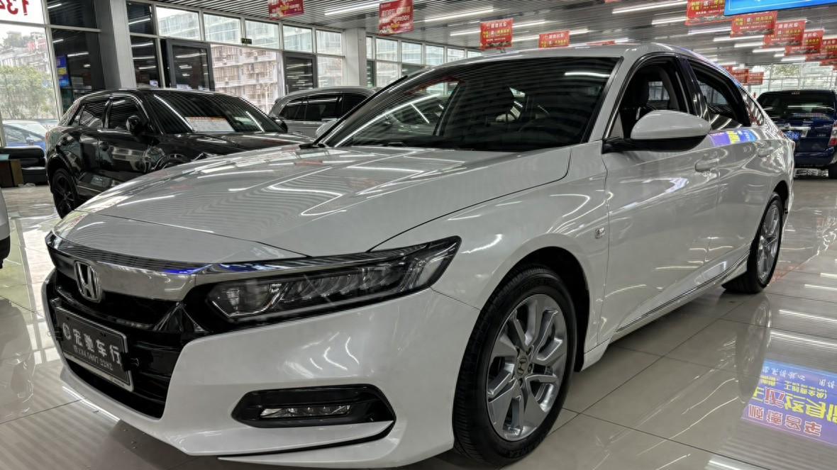 10万出头家用代步，2018款本田雅阁230舒适版值得入手吗？