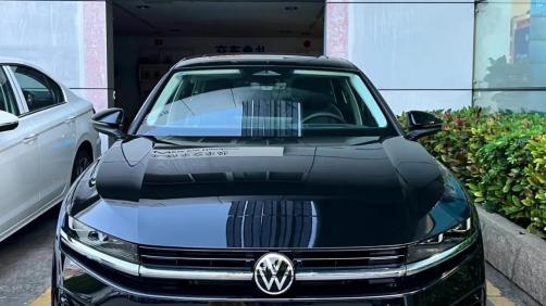 年度B级车终极之战： 凯美瑞VS迈腾，谁能笑到最后？