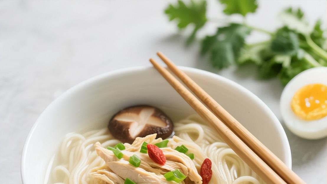 银丝藏巧思：空心挂面为何口感更出众​