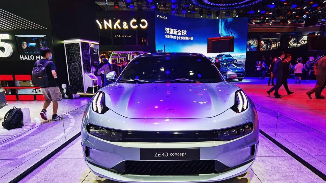 从概念车到焕新版，同事用极氪001完成购车闭环