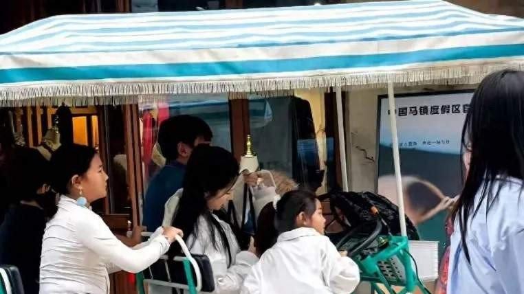 赫子铭再婚育子，妻子携子异地求学，与前子女疏远有因