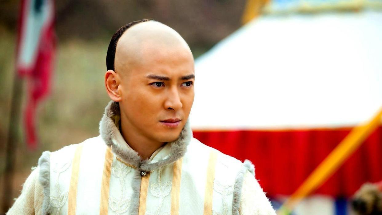 权力巅峰与亲情桎梏，多尔衮两度错失皇位的清初权谋困局！