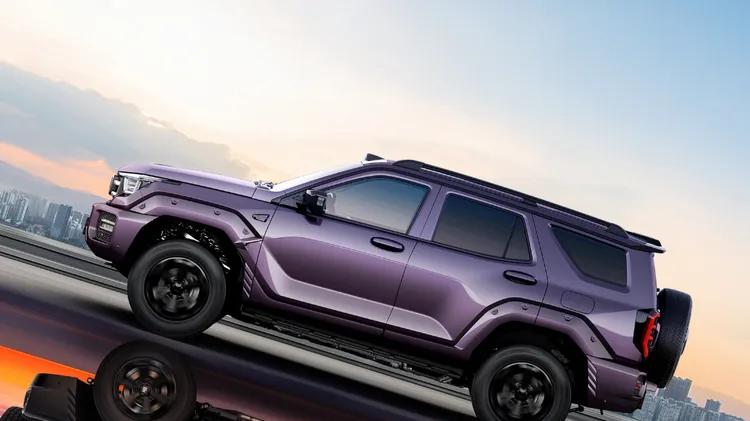 硬派SUV很疯狂，冰箱沙发大彩电，标配2.0T+四驱