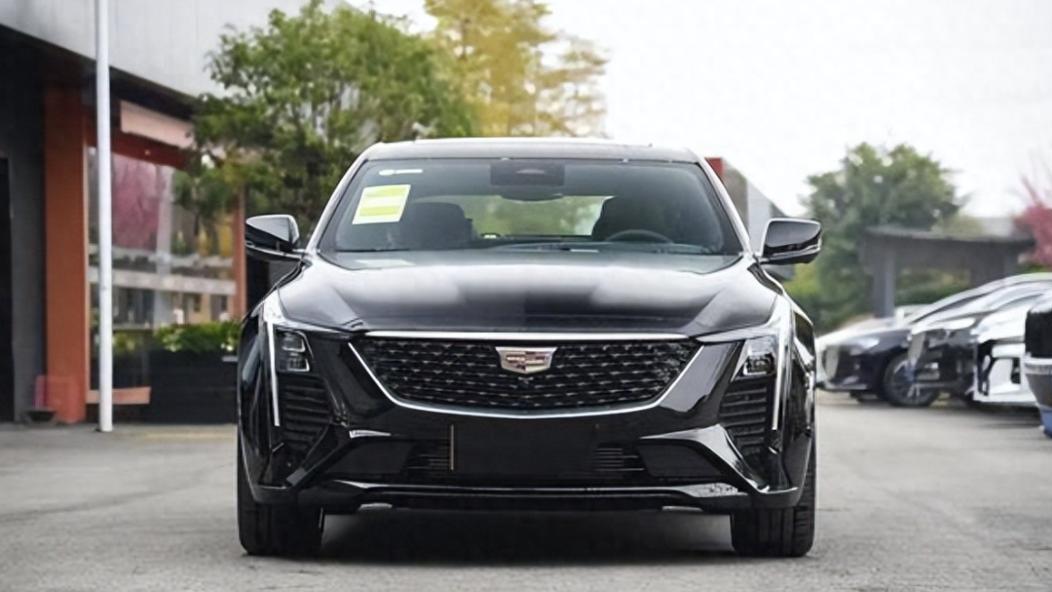 全新凯迪拉克CT5到店，外观更颜值，配2.0T和差速锁！现款才20万！