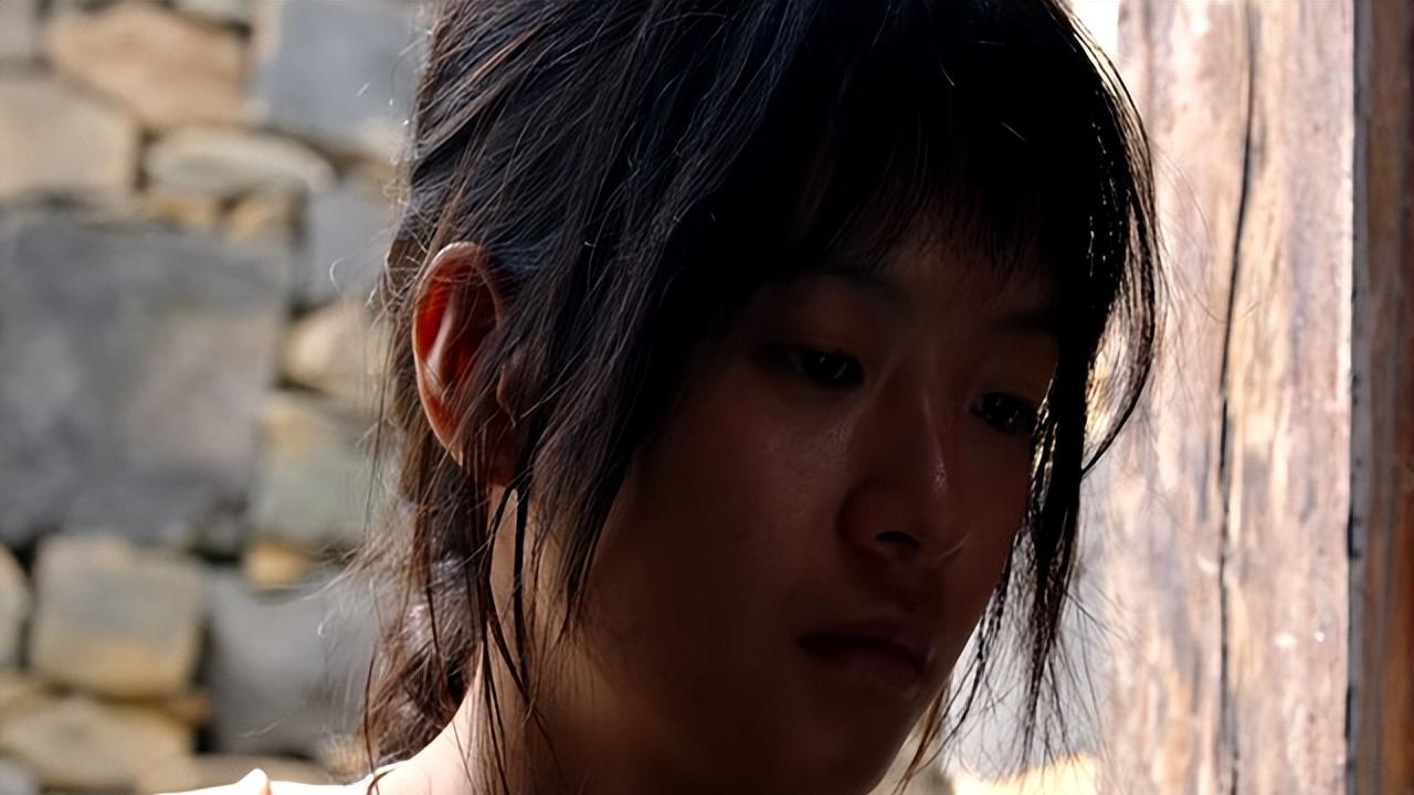 仅播6集，热度破九千！终于有剧可以媲美《沉默的荣耀》了！