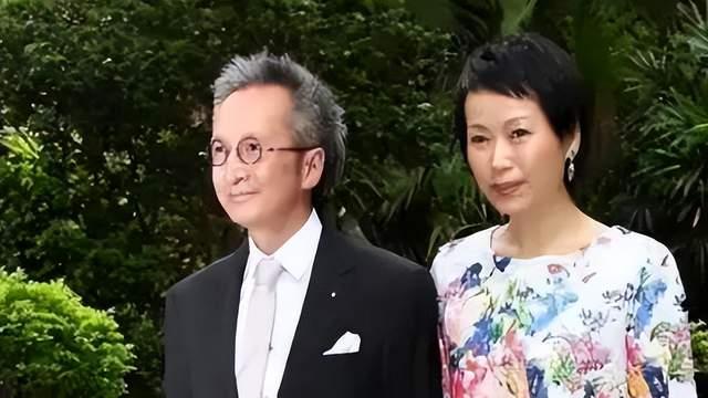 20岁拿影后，25岁嫁初恋，结婚37年无子，62岁活成最飒“老公姐”