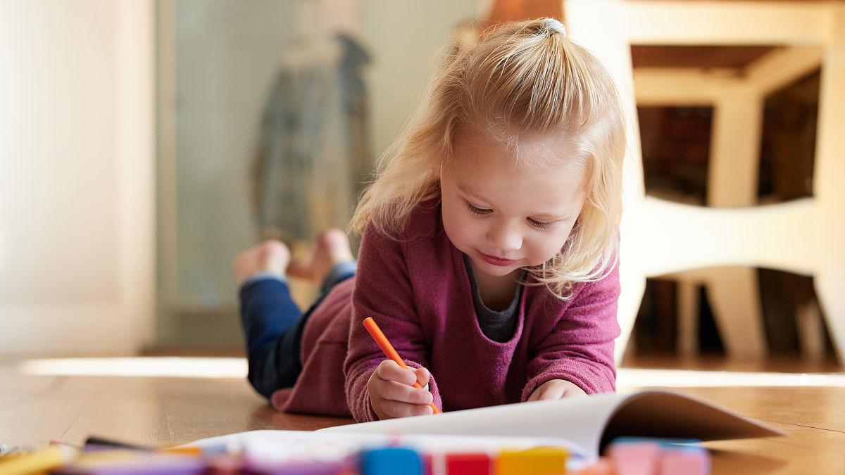 为什么有些娃越养越 “木”？牢记“三给三不”，娃会越来越机灵