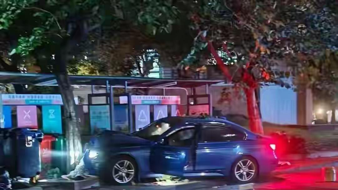 华南理工校园车祸致一死一伤: 是超速行驶，还是车辆失控