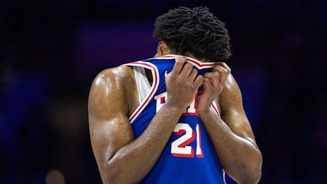 MVP不打了，耗到合同结束就退役？1.9亿合同变毒药，NBA最大笑话