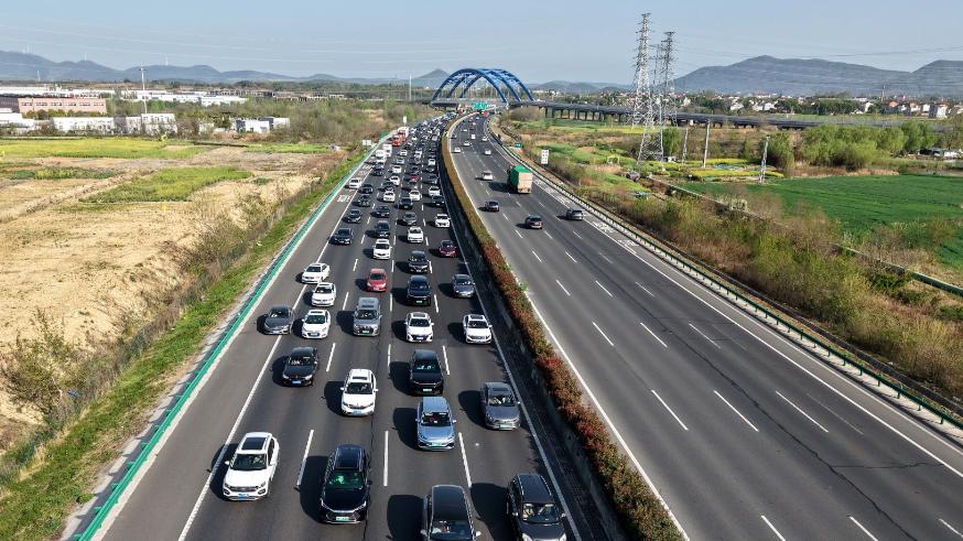 颠覆认知：堵车的原因真的是路太窄车太多吗？说出来你可别不相信