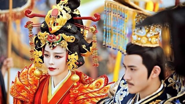 此人是雄才大略的帝王，晚年被架空为太上皇，被自己儿媳折磨
