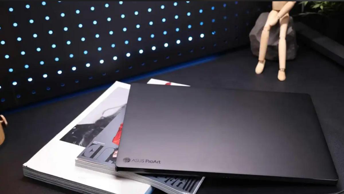 移动创作首选华硕ProArt 创16 2025，RTX 5090独显加持