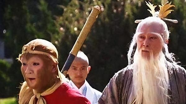 四个先天圣人的坐骑，女娲娘娘用凤凰，元始天尊用九条真龙！