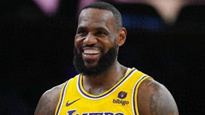 米球王轰41+3+5仍无缘今日最佳！对不起，你碰到创纪录的老詹了