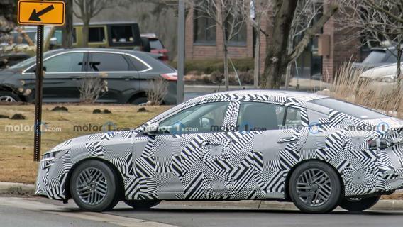 新车或为新一代轩逸提供燃油动力，日产全新轿车专利图曝光