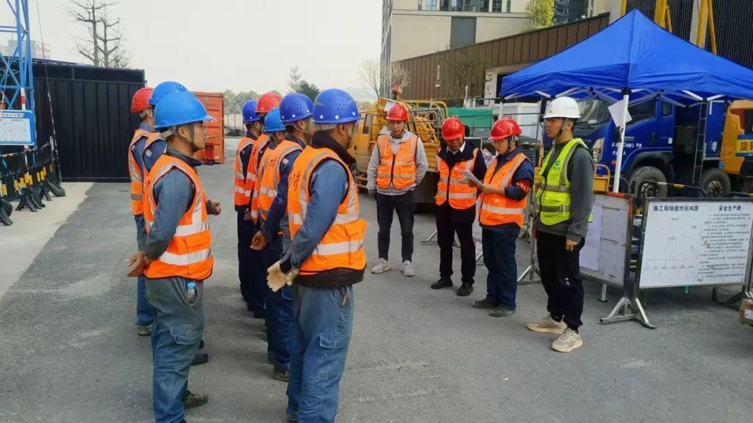 深圳地铁22号线横岭站配电房电力割接顺利完成