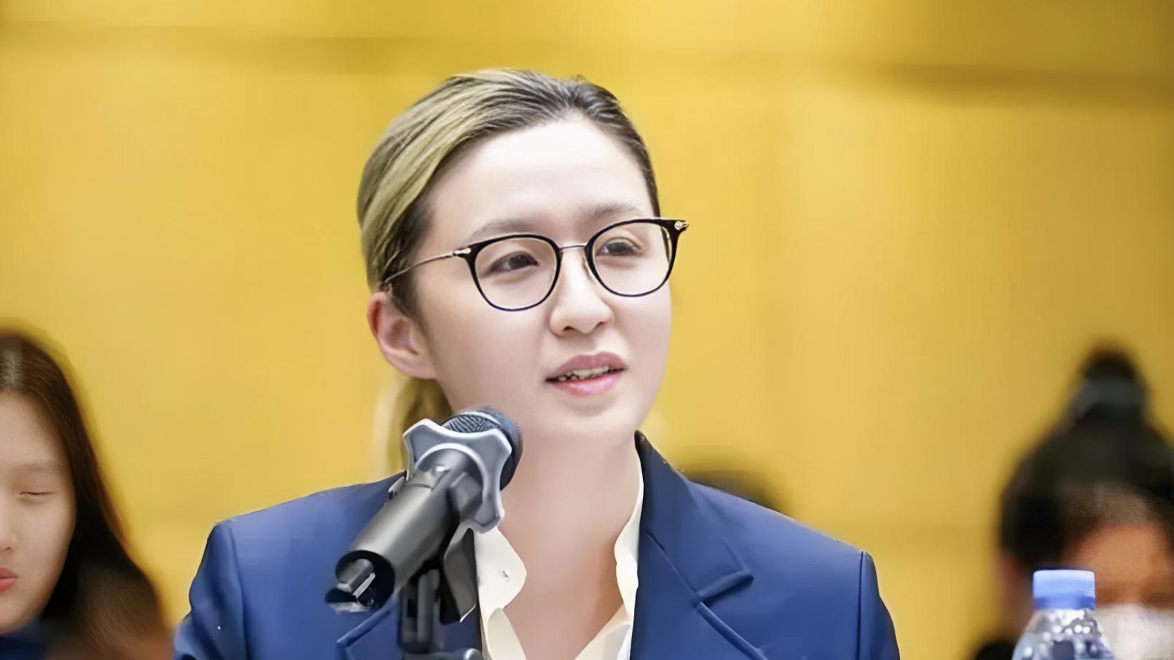 65岁王家卫“人设崩塌”！《繁花》背后，刘诗诗倪妮唐嫣都“遭殃”，这圈子到底有多恶心！