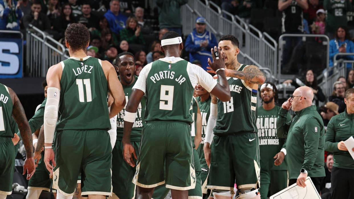 从首发弃将到替补奇兵！库兹马转型防守大闸，场均16+4拯救雄鹿二阵