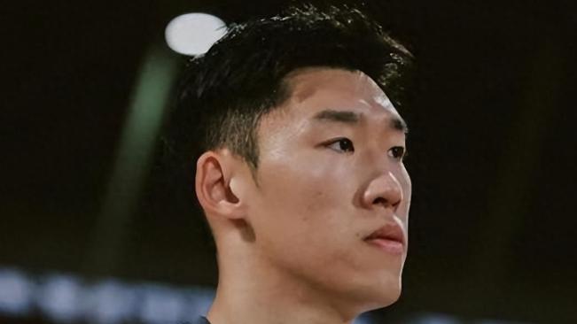 中超刚踢1轮！国足3主力受伤，王大雷染红停赛，客场取胜沙特难了