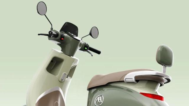 爱玛、绿源发布新款电动摩托车，最高时速64Km/h，最大续航240里
