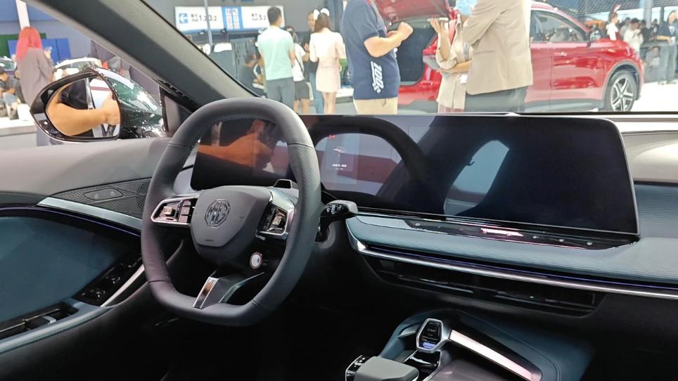 2.0T+差速锁，跌至10.6万起！车长近4.9米，上汽打造