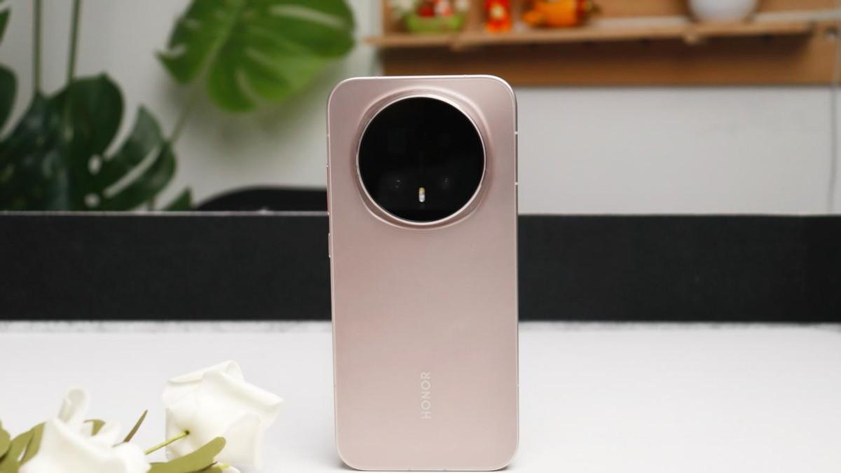 当标准版不再妥协：荣耀Magic8深度体验——旗舰机的「超纲」答卷