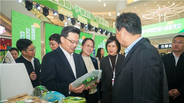 跨区域协作守护市民“菜篮子”！“莘县蔬菜”专柜亮相威海商超