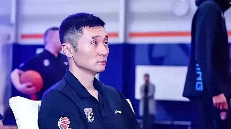 十年磨一剑，一朝试锋芒：新疆男篮换帅，是破釜沉舟还是险中求胜？