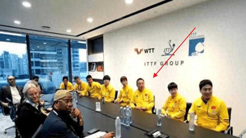 两次缺席会议，刘国梁被限制出国？刘国梁官宣，谁注意王楚钦举动