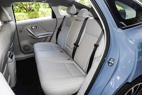 10 万级纯电闭眼冲？零跑 B01 实测：这波销量破万真不是吹