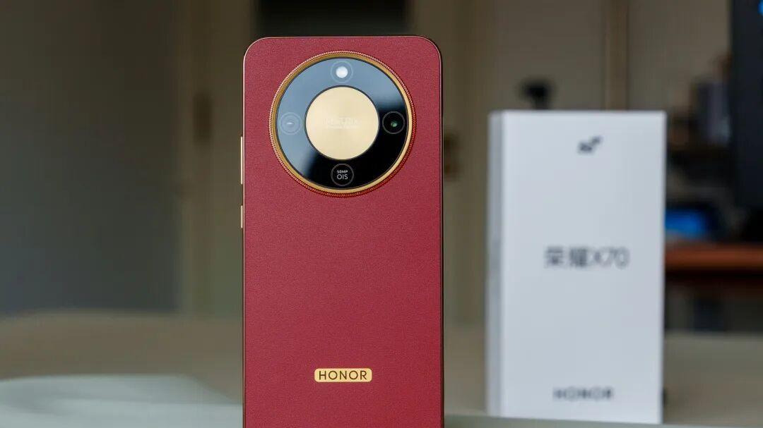 荣耀，目前“适合捡漏”的三款手机