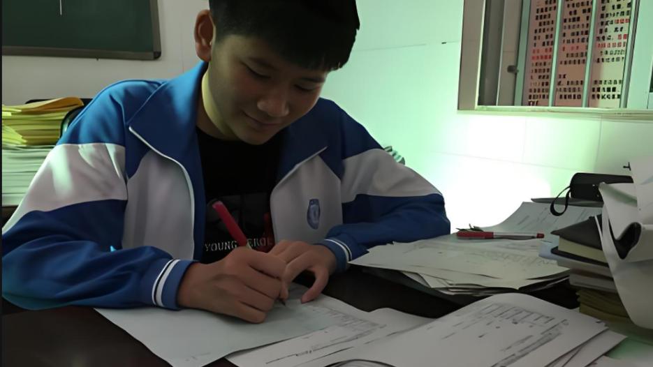 问：寒门还能出贵子吗？我答：请问咋出啊？我被当场骂哭，本来就是事实。